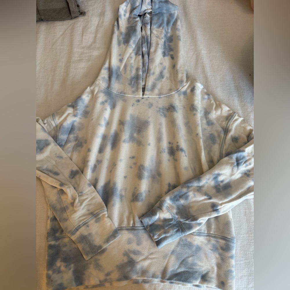 Arie Offline Hoodie size XS
